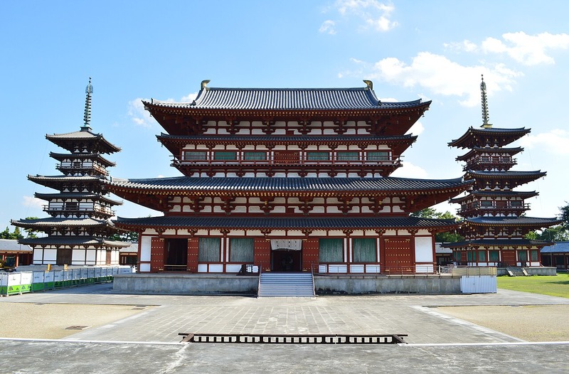 Main hall and five-storied pagodas
