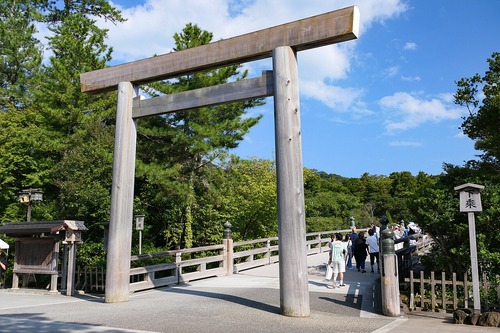 The entrance to Ise Jingū