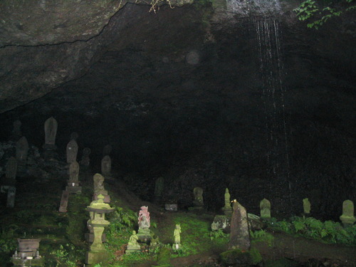 Shitodo no Iwaya - the cave Yoritomo and his men were said to have hid out in after the Battle of Ishibashiyama